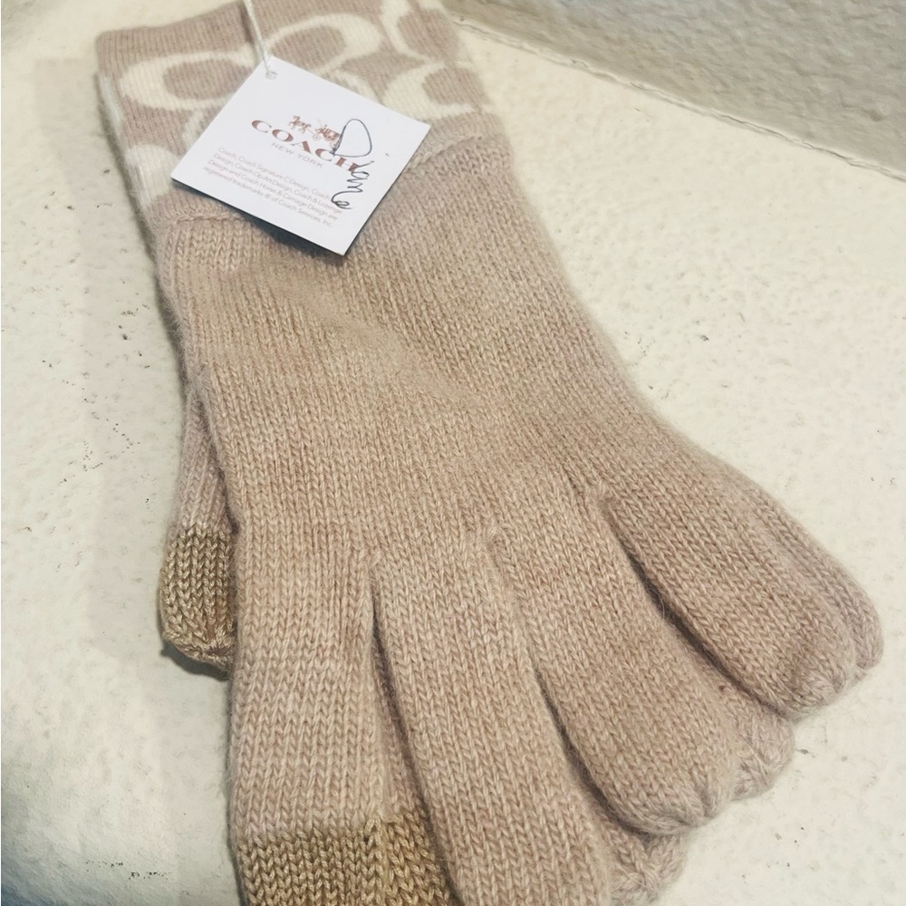 Coach Beige & Cream Knit Gloves with Signature Cuff, finger tip technology, NWT